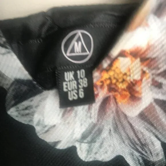 MISGUIDED Formal Floral Dress - Picture 3 of 5